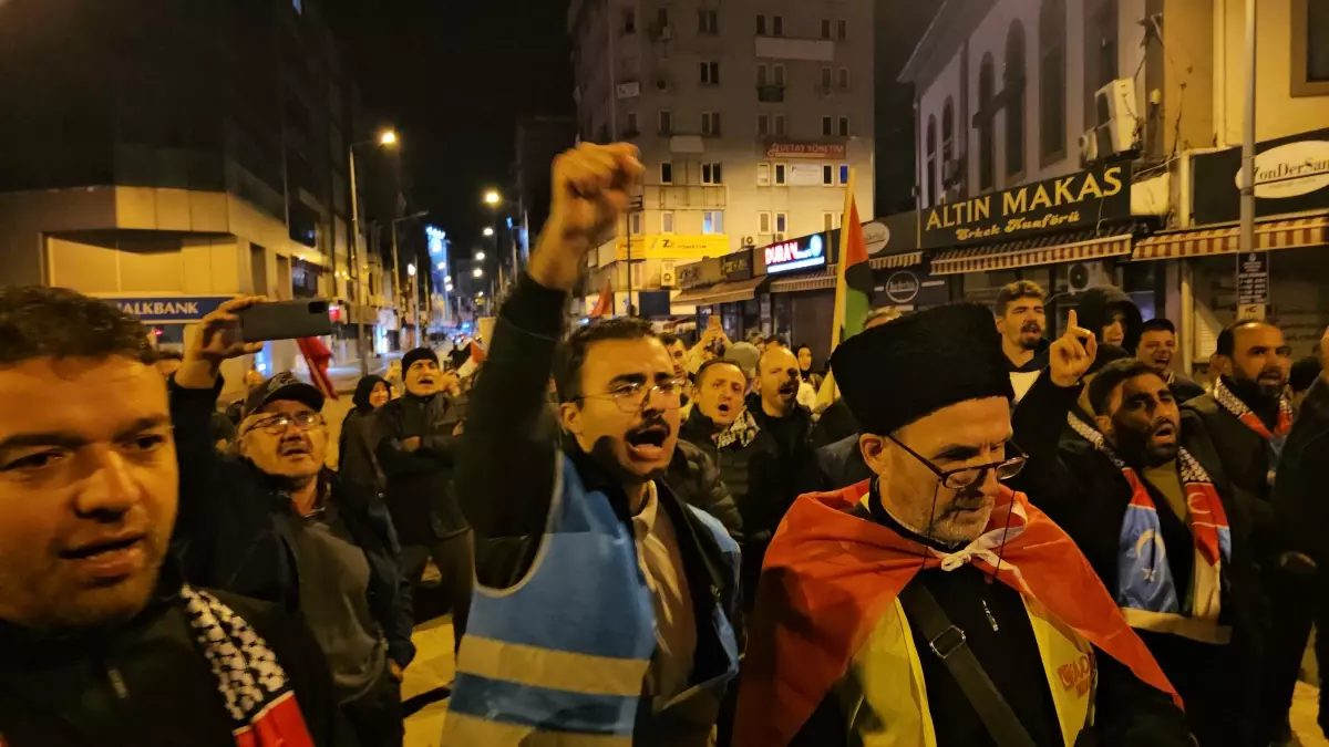 Zonguldak’ta Gazze Yardımı için İsrail’e Protesto Zonguldak’ta Gazze Yardımı için İsrail’e Protesto