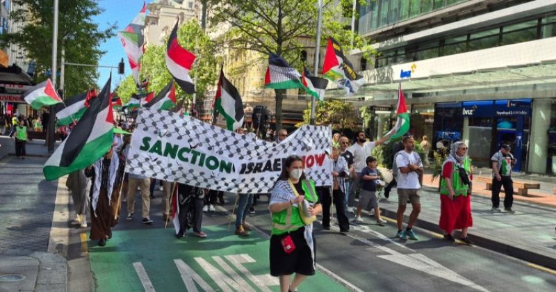 Yeni Zelanda’da Filistin’le Dayanışma Yürüyüşü Düzenlendi Yeni Zelanda’da Filistin’le Dayanışma Yürüyüşü Düzenlendi