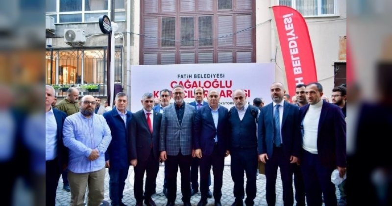 Cağaloğlu’nda Kitapçılar Sokağı Açıldı Cağaloğlu’nda Kitapçılar Sokağı Açıldı