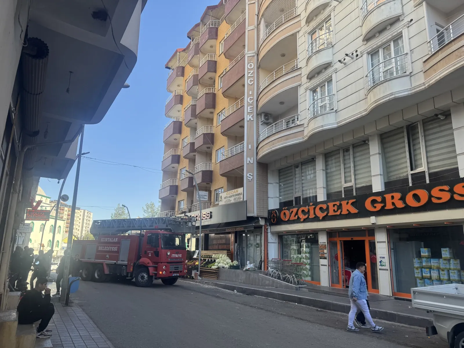 Siirt’te Apartmanda Yangın: 7 Kişi Dumandan Etkilendi Siirt’te Apartmanda Yangın: 7 Kişi Dumandan Etkilendi