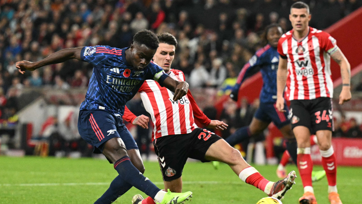 Arsenal, Sunderland ile 2-2 berabere kalarak liderliğini Arsenal, Sunderland ile 2-2 berabere kalarak liderliğini