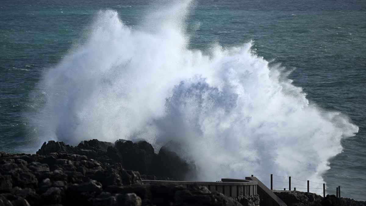 Claudia Fırtınası Portekiz’de can aldı: 1 ölü 28 yaralı Claudia Fırtınası Portekiz’de can aldı: 1 ölü 28 yaralı