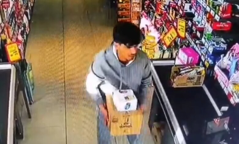 Ankara’da Zincir Marketlerden Hırsızlık Yapan Şüpheli Ankara’da Zincir Marketlerden Hırsızlık Yapan Şüpheli