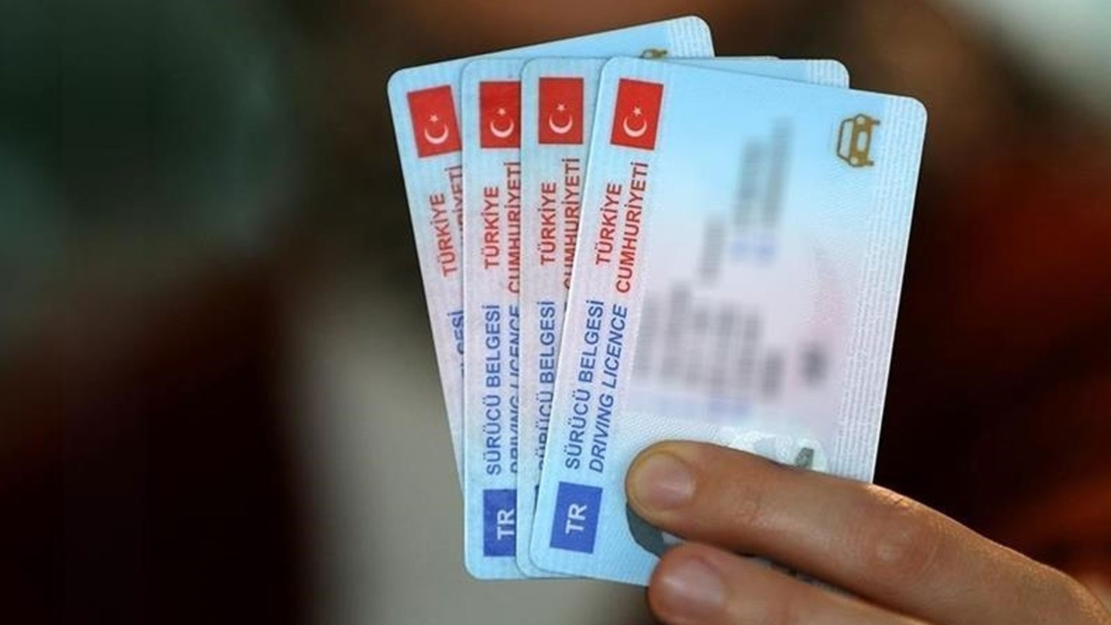 Ehliyet Yenileme İçin Son Gün: Bugün Başvurular Alınıyor Ehliyet Yenileme İçin Son Gün: Bugün Başvurular Alınıyor