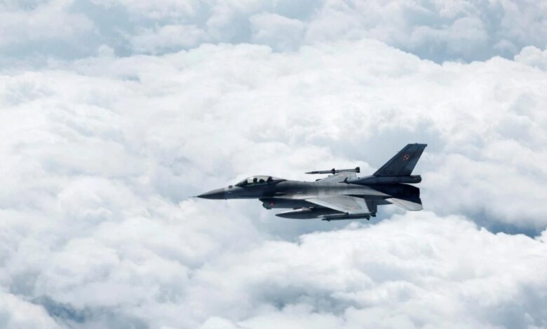 Polonya, Rus Keşif Uçağını Engelledi